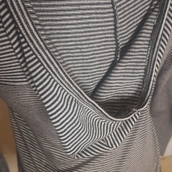 Brandy Melville light high  lo striped scoop neck hooded top - Picture 7 of 9